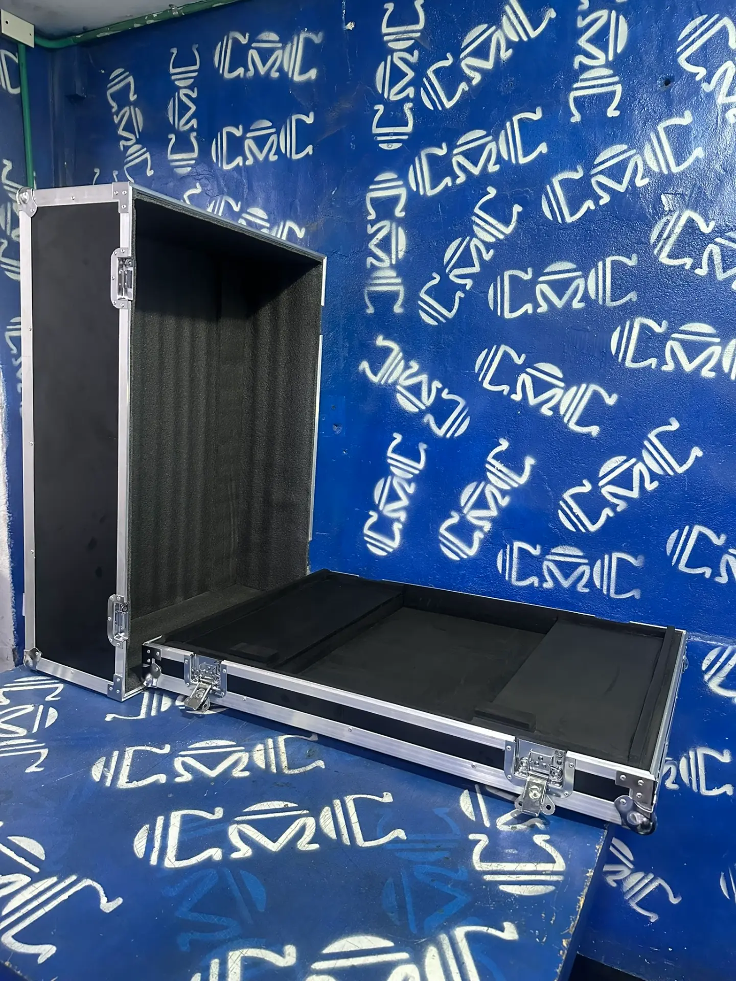 Case estándar 32 canales abierto — Tapa desmontable e interior en espuma para M32 / X32.