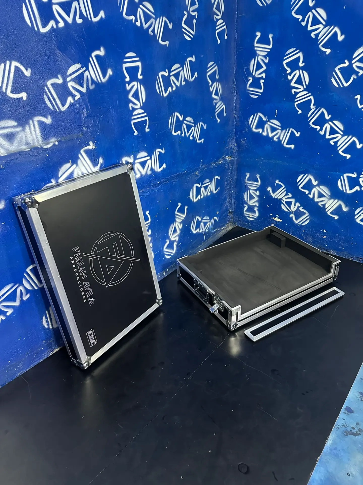 Case para Pioneer RX3 — tapa grabada — Tapa con el grabado del cliente y base con espuma desmontable.
