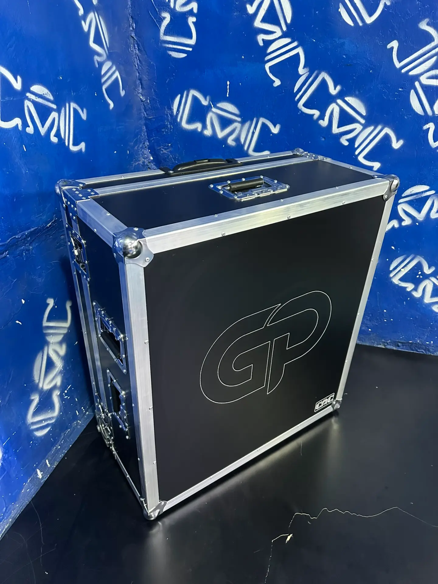 Case CMC — Material antifluido y hermético